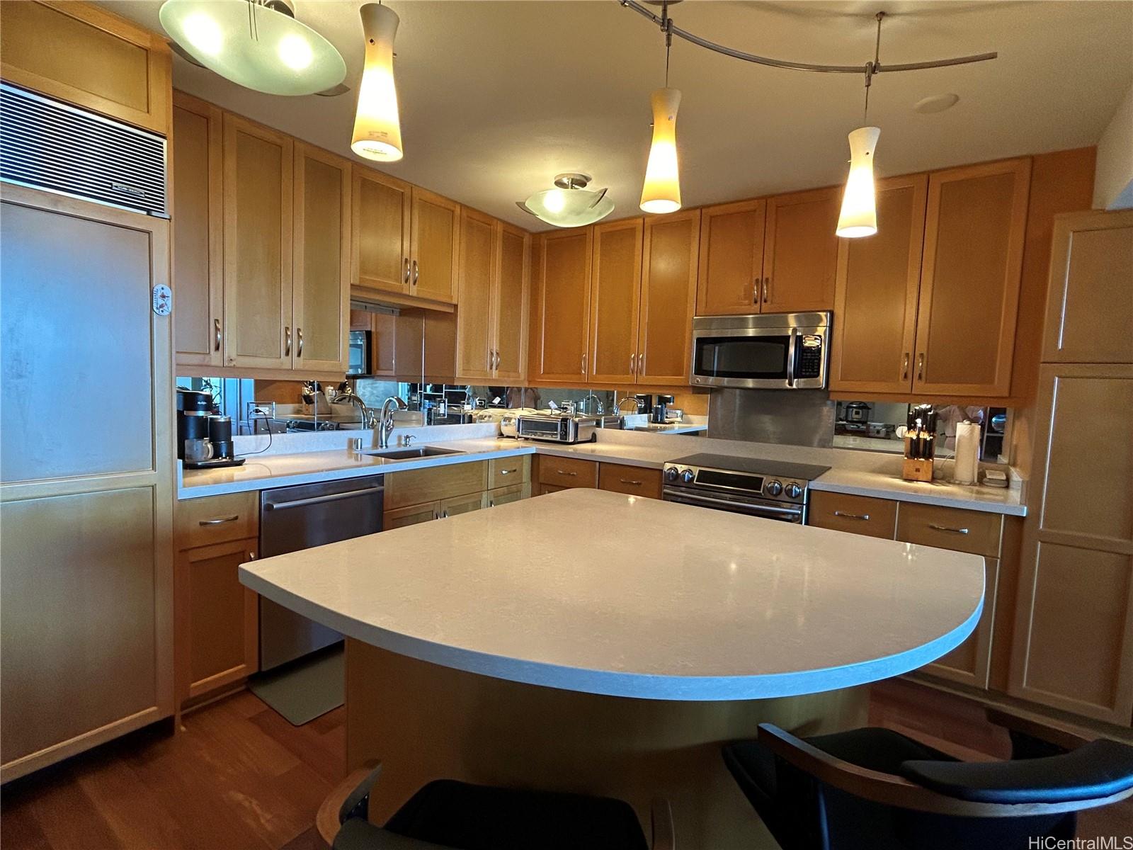 1296 Kapiolani Blvd Honolulu - Rental - photo 2 of 25