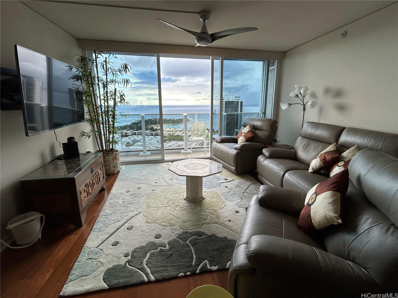 1296 Kapiolani Blvd Honolulu - Rental - photo 4 of 25