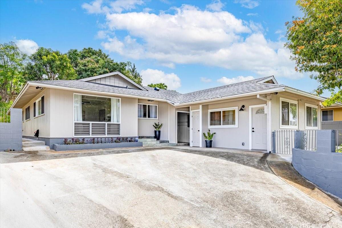 1297  Ala Napunani Street Salt Lake, Honolulu home - photo 2 of 25