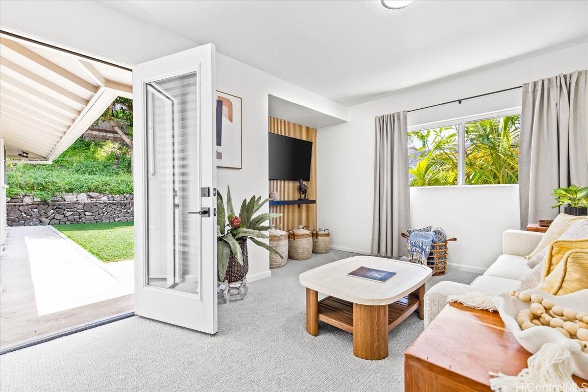 1297  Ala Napunani Street Salt Lake, Honolulu home - photo 11 of 25