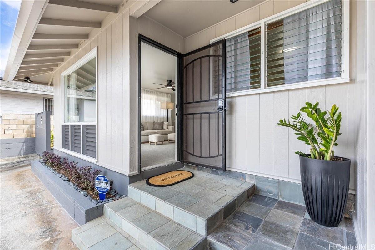 1297  Ala Napunani Street Salt Lake, Honolulu home - photo 3 of 25