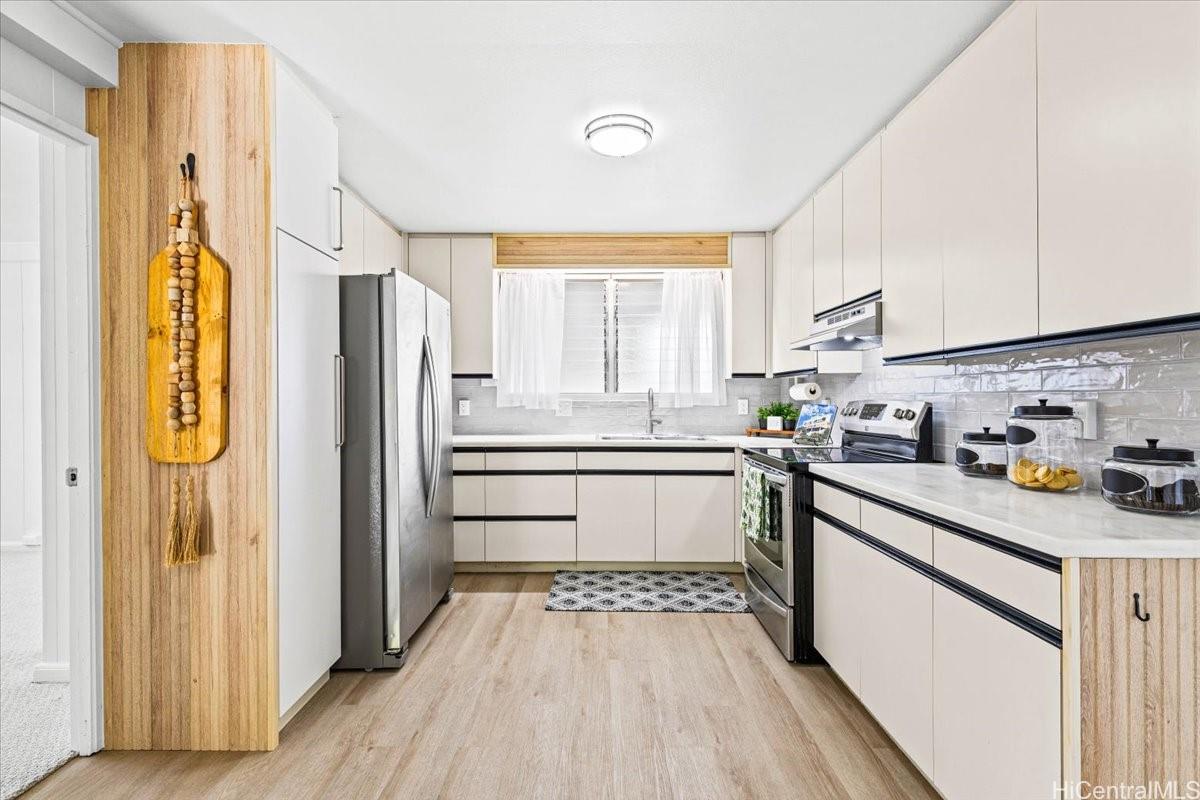 1297  Ala Napunani Street Salt Lake, Honolulu home - photo 10 of 25