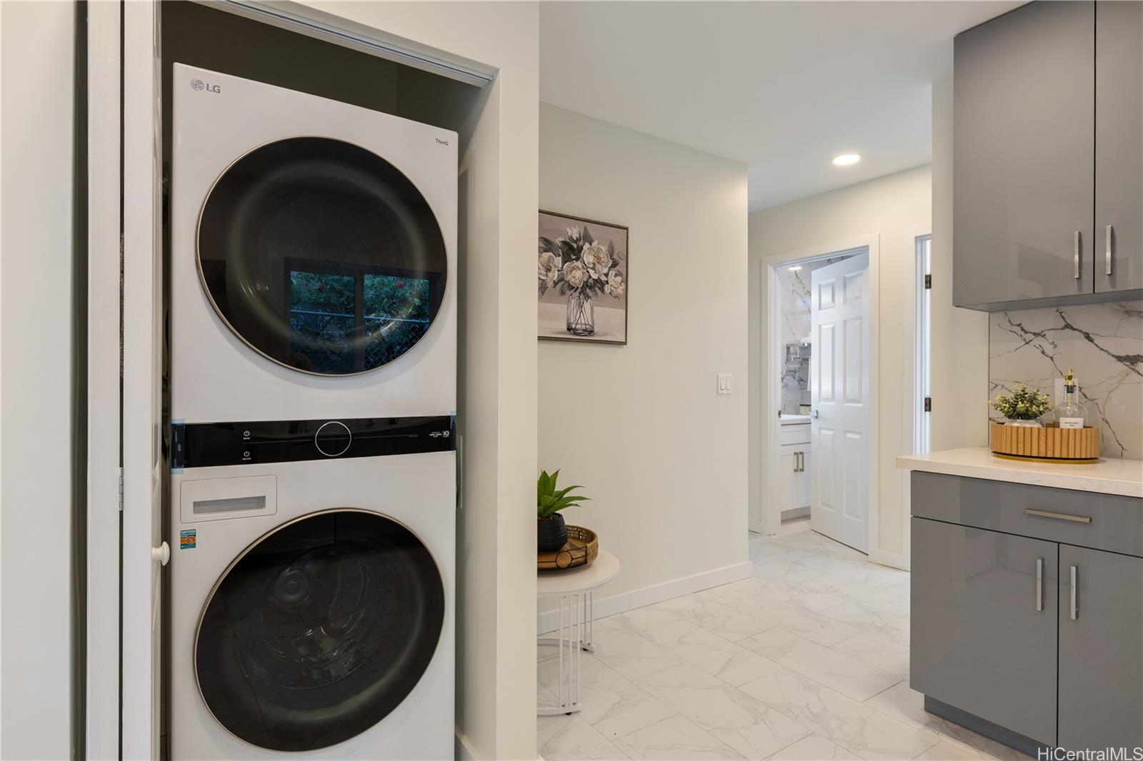 1307  Farrington Street Moiliili, Honolulu home - photo 16 of 25