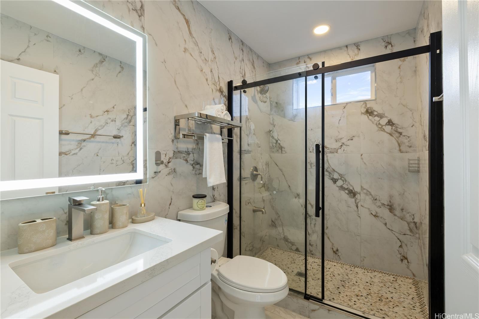 1307  Farrington Street Moiliili, Honolulu home - photo 19 of 25