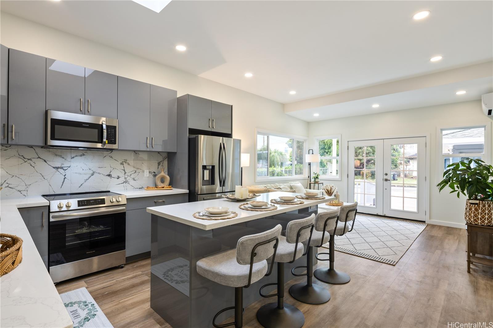 1307  Farrington Street Moiliili, Honolulu home - photo 6 of 25