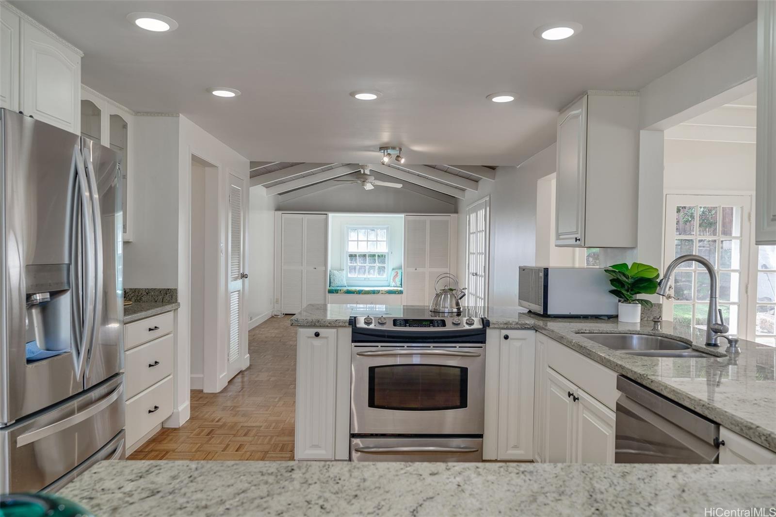 1307  Noninui Place Keolu Hills, Kailua home - photo 5 of 25