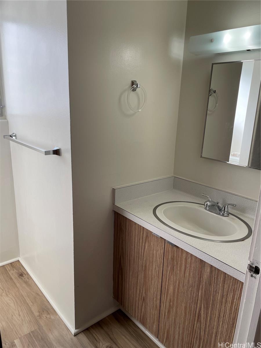 1309 Wilder Ave Honolulu - Rental - photo 11 of 21