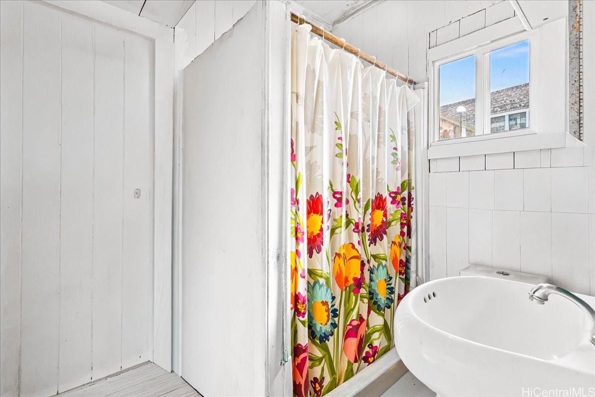 1309 A  Konia Street Kamehameha Heights, Honolulu home - photo 19 of 25