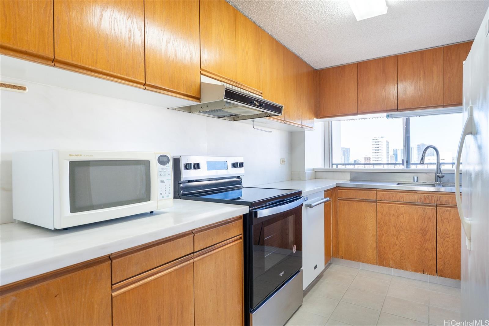 Makiki Royal condo # 1102, Honolulu, Hawaii - photo 10 of 24