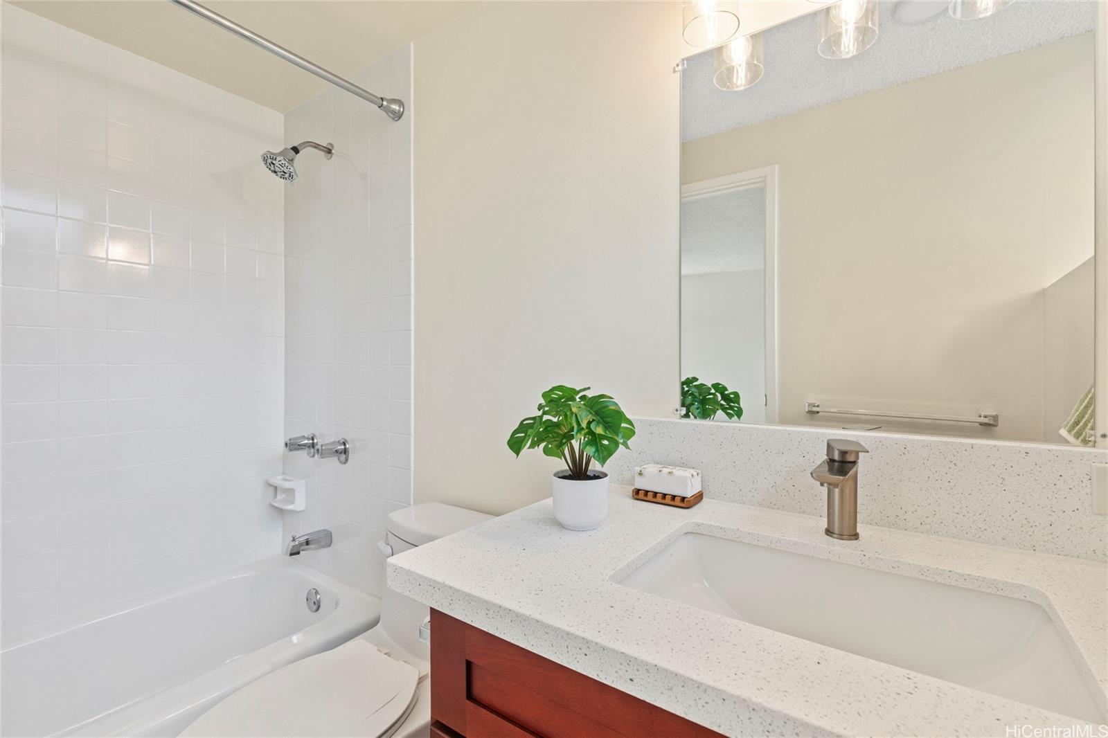 Makiki Royal condo # 301, Honolulu, Hawaii - photo 12 of 17