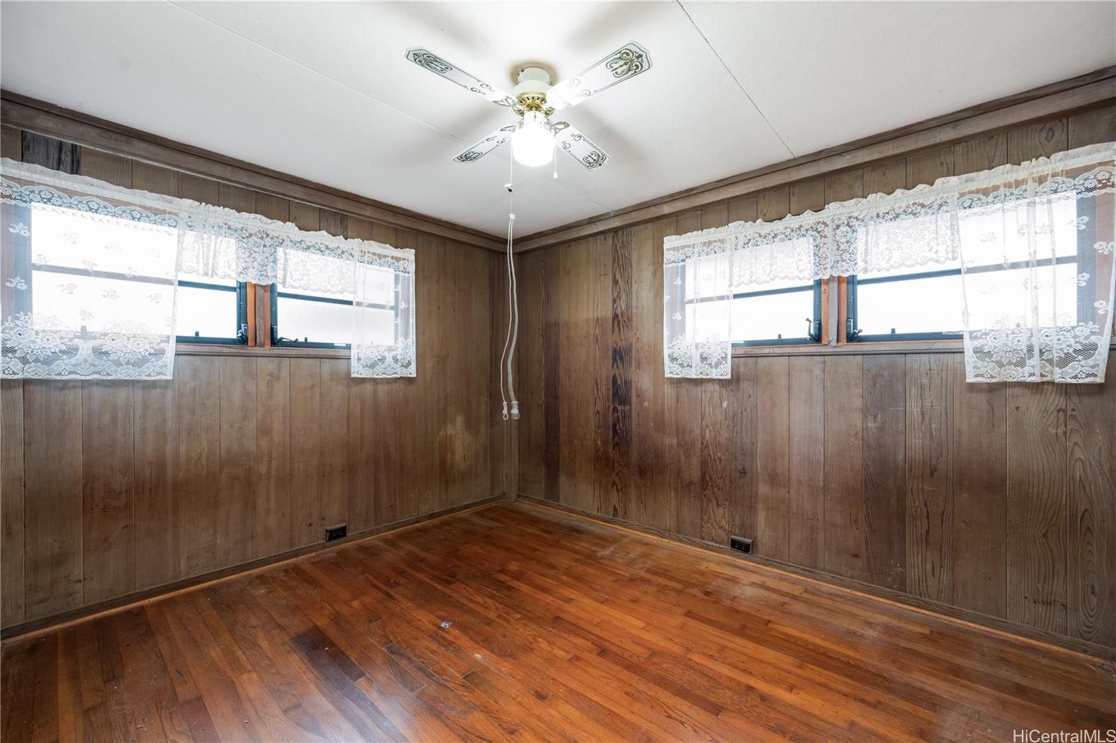 1310  Hoowali Street Pearl City-upper, PearlCity home - photo 7 of 11