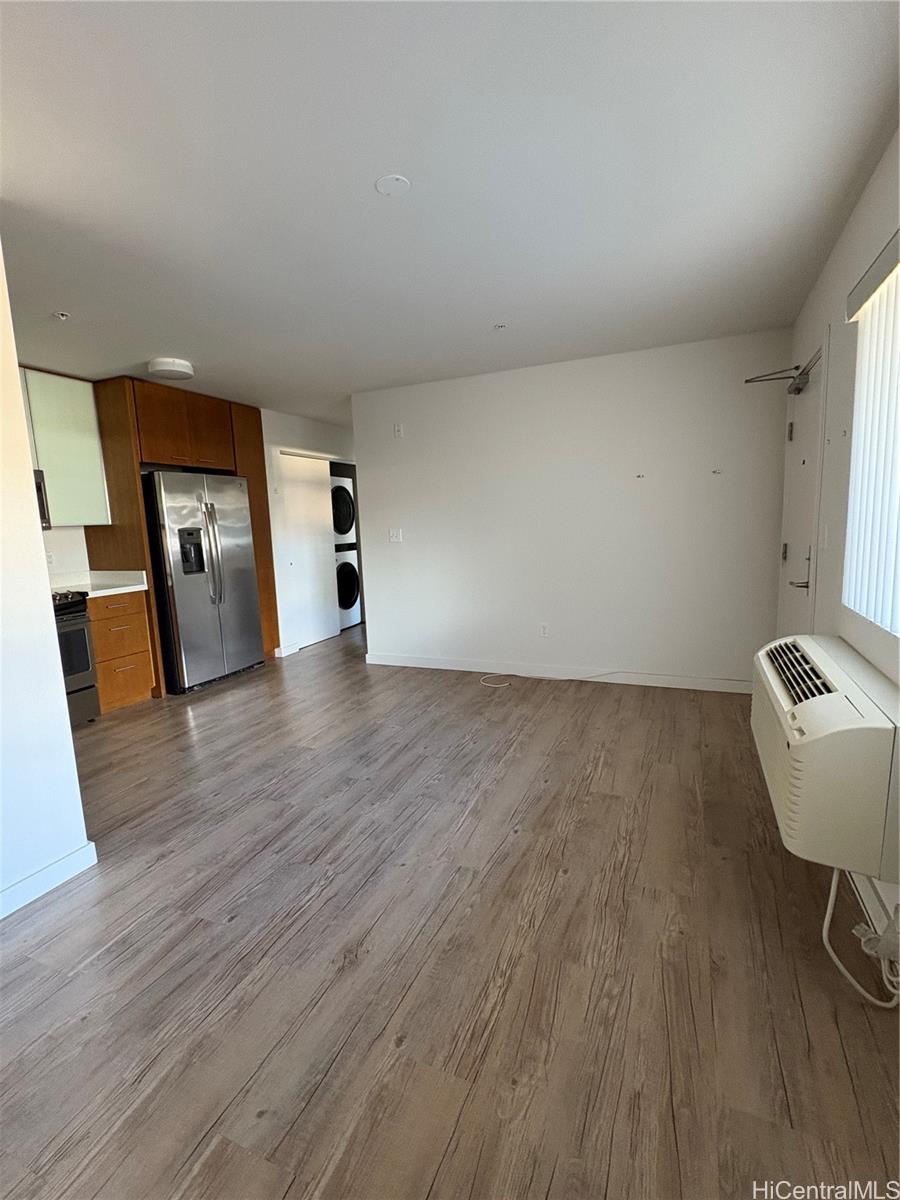 1310 Pensacola St Honolulu - Rental - photo 2 of 9