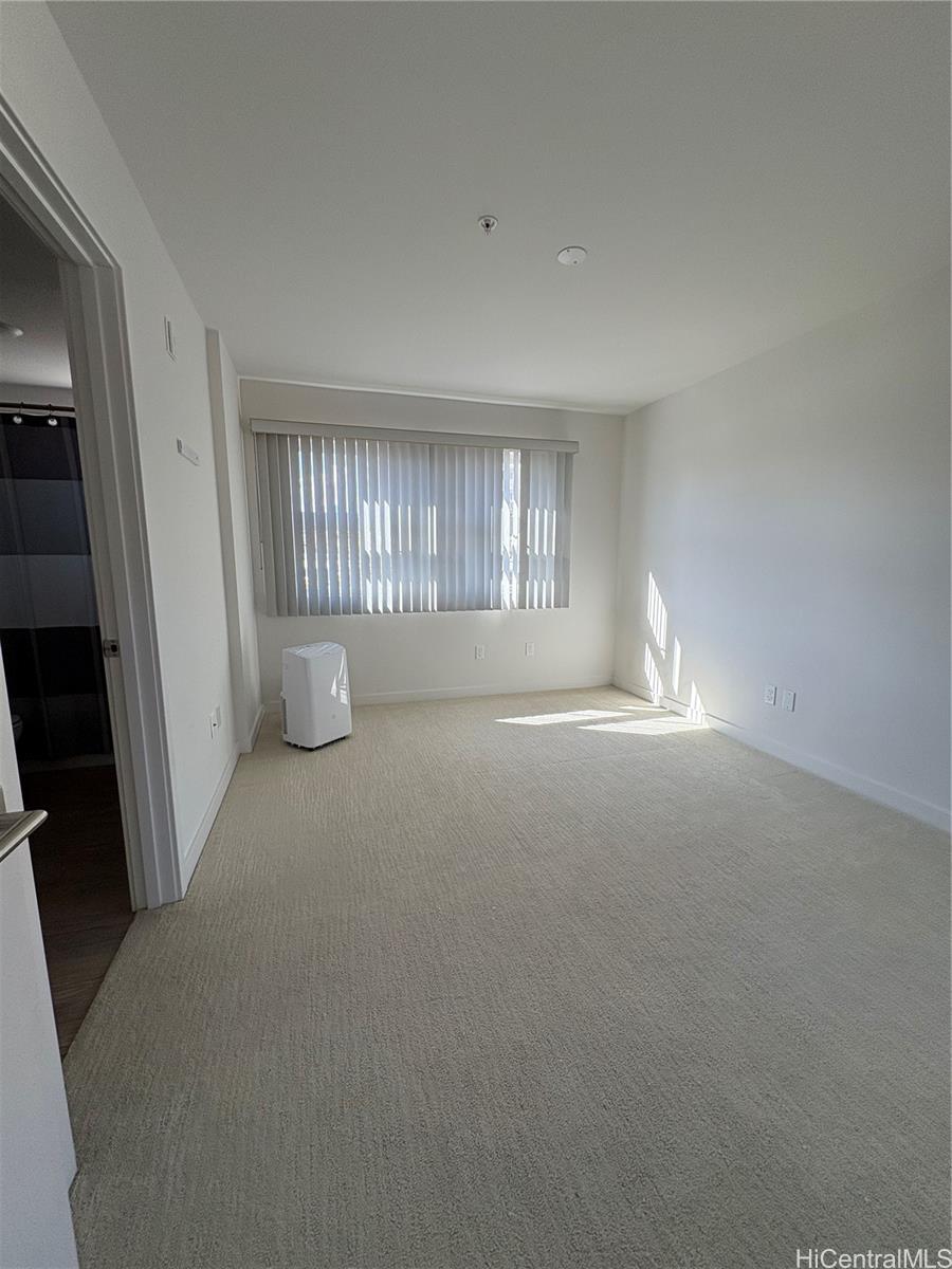 1310 Pensacola St Honolulu - Rental - photo 5 of 9