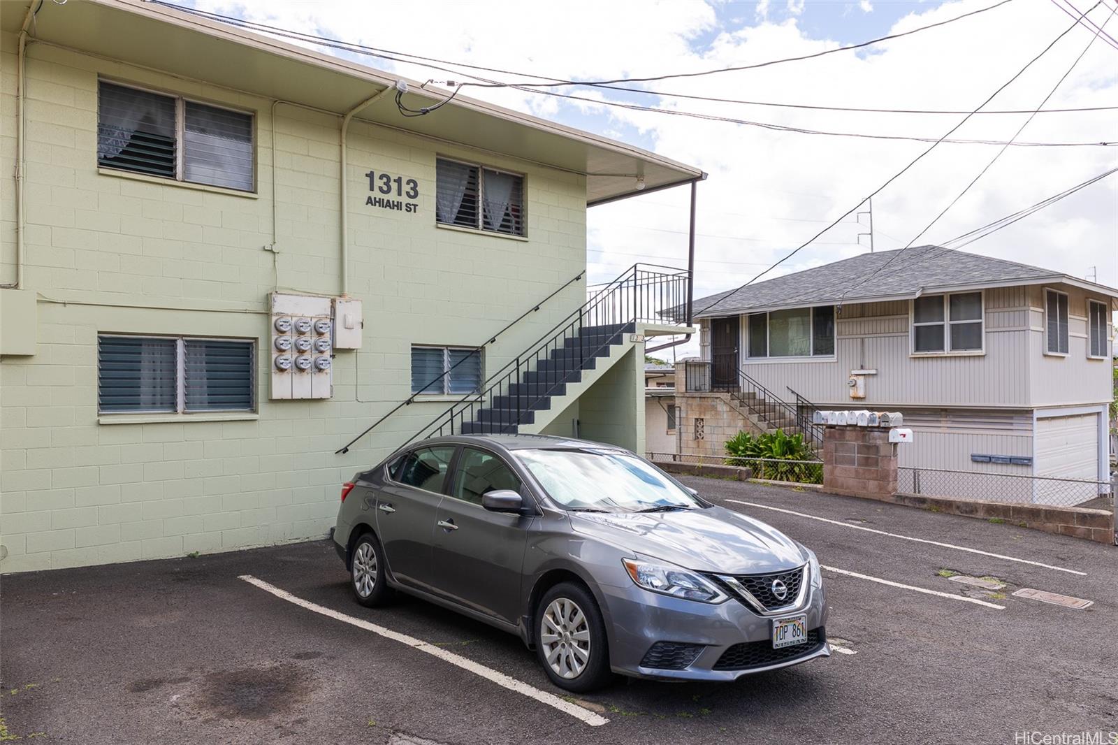 1313 Ahiahi Street Honolulu - Multi-family - photo 3 of 22