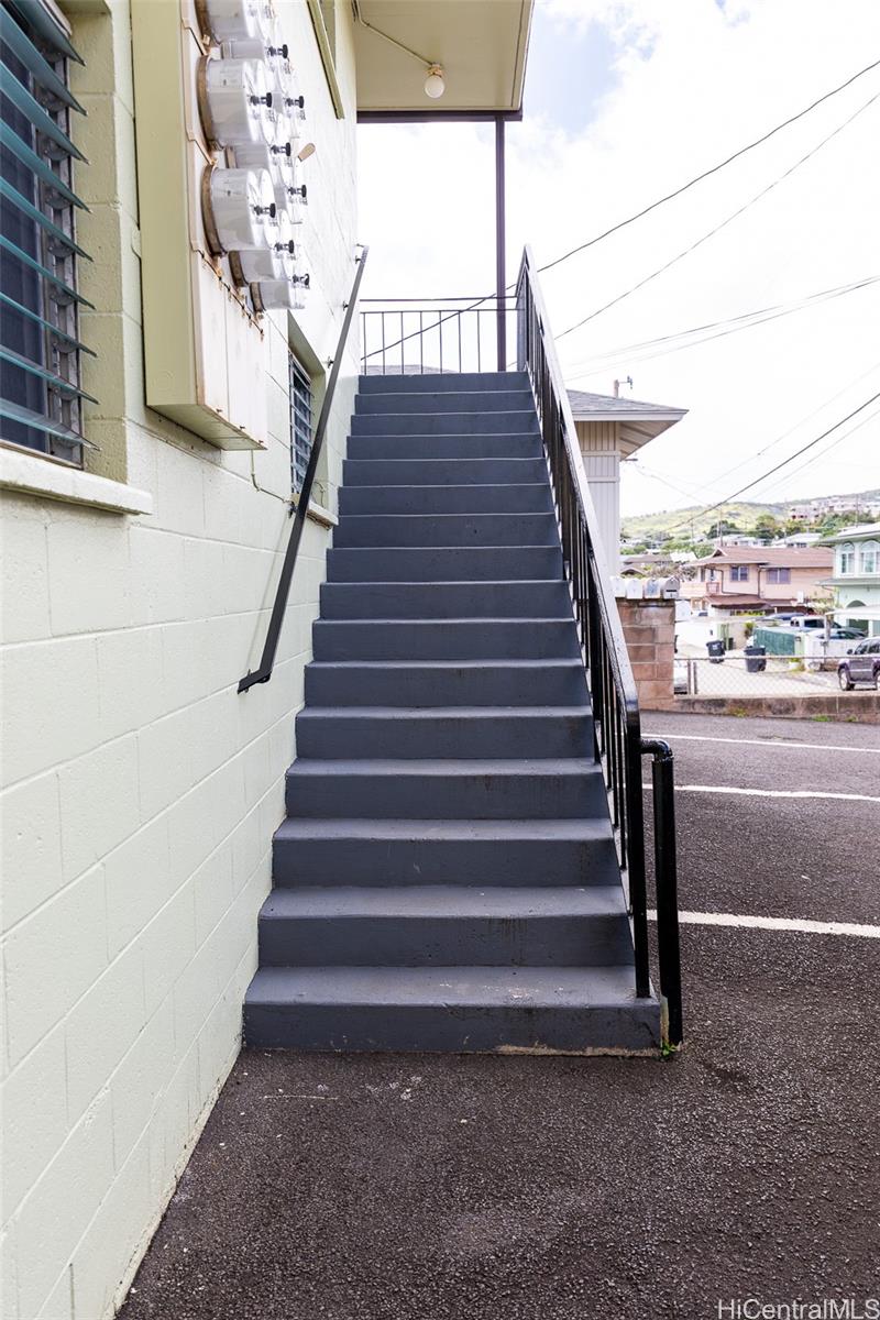 1313 Ahiahi St HONOLULU - Multi-family - photo 7 of 22