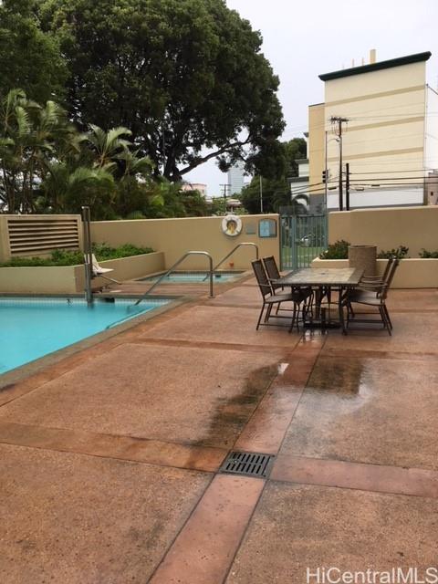 1314 Kalakaua Ave Honolulu - Rental - photo 3 of 16