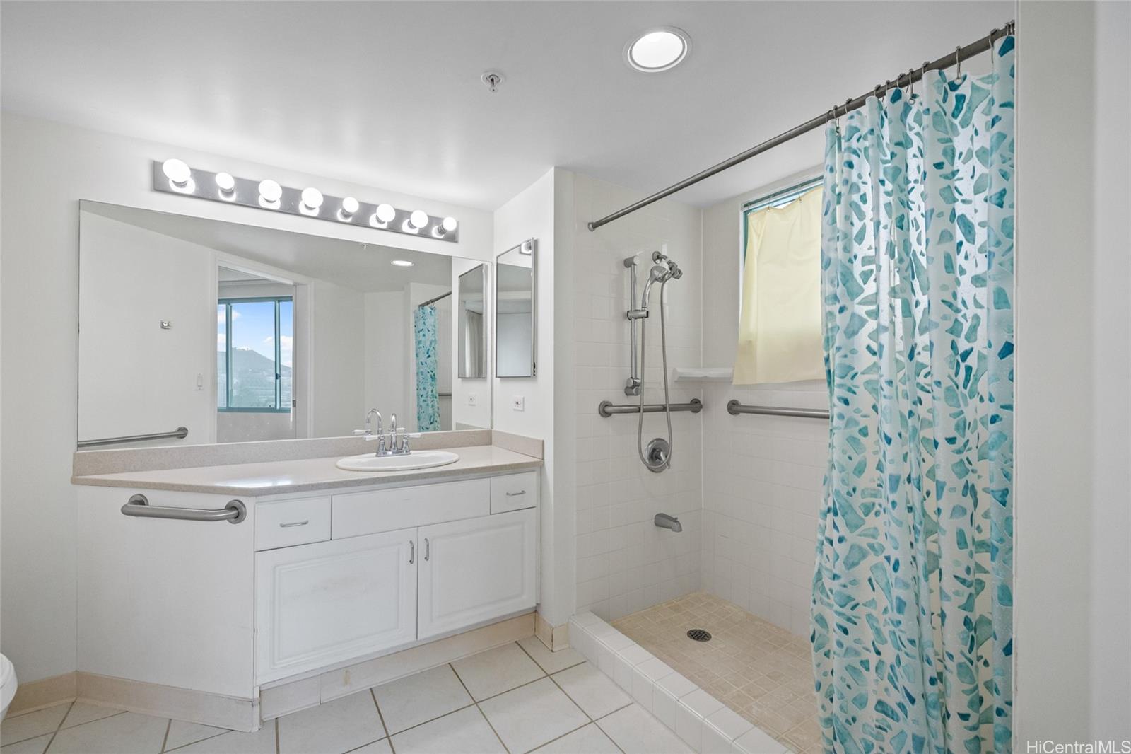 One Kalakaua Senior Living condo # 1212, Honolulu, Hawaii - photo 11 of 21