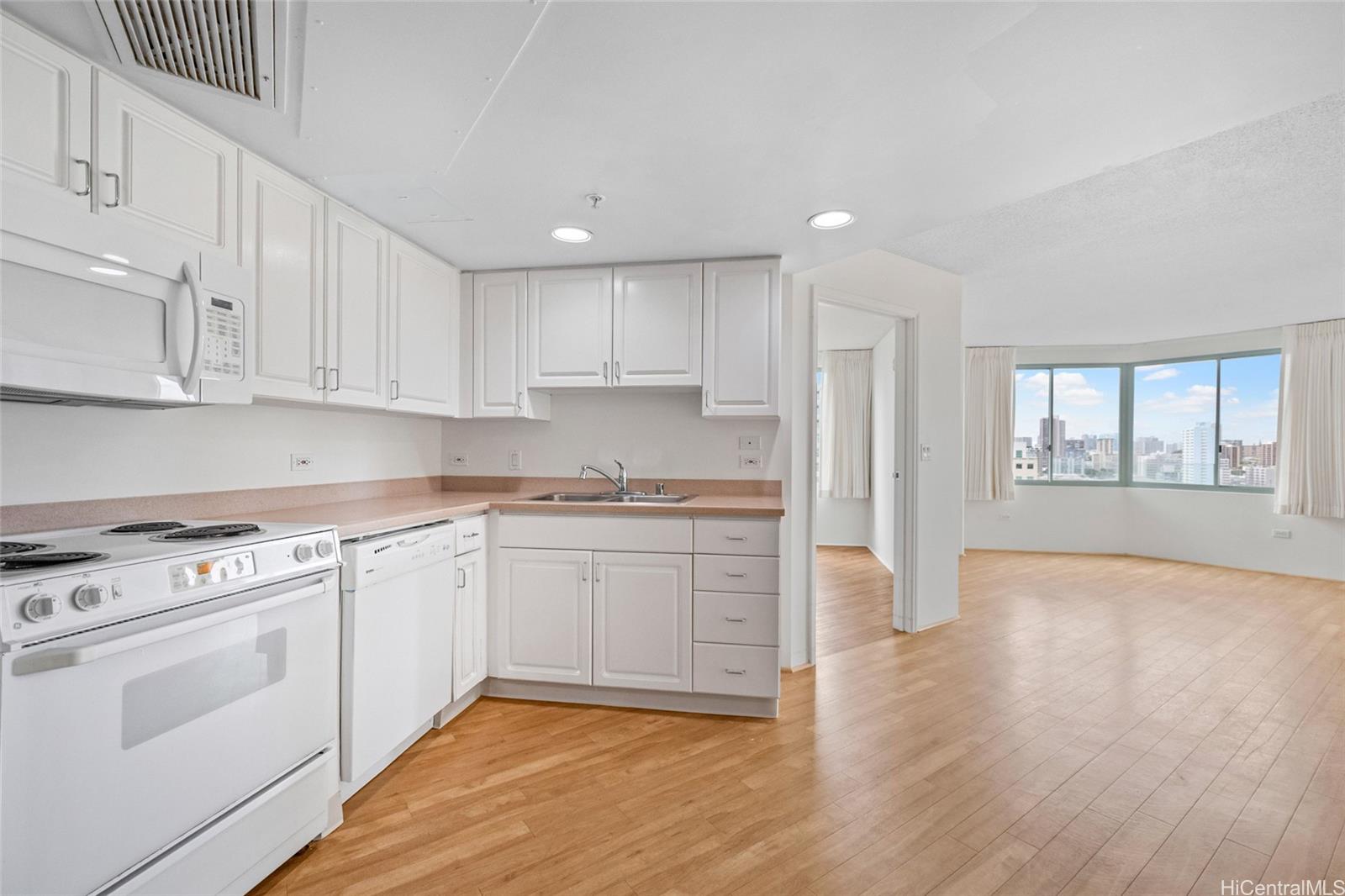 One Kalakaua Senior Living condo # 1212, Honolulu, Hawaii - photo 8 of 21