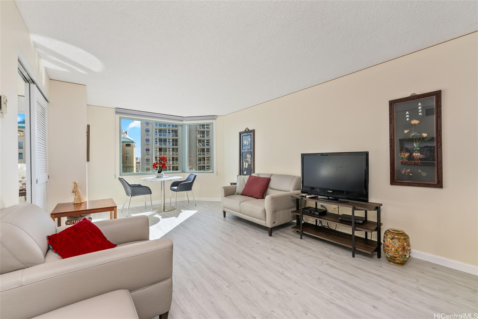 One Kalakaua Senior Living condo # 1407, Honolulu, Hawaii - photo 5 of 25