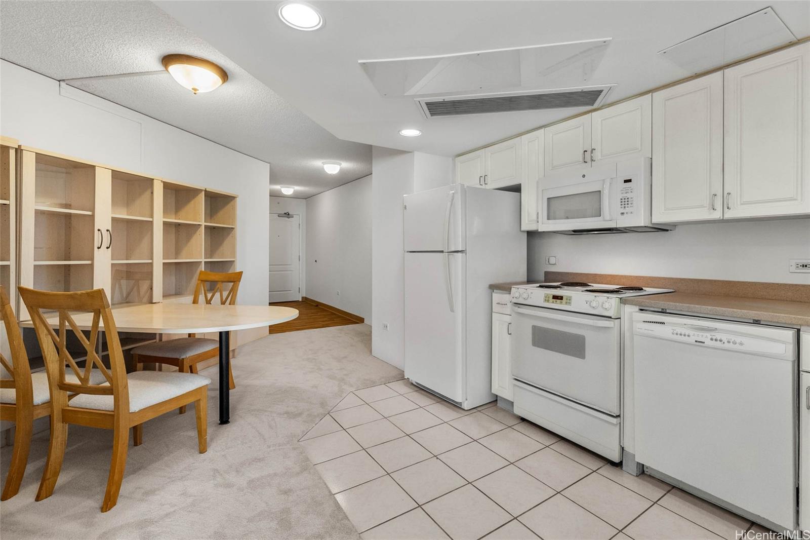 One Kalakaua Senior Living condo # 1512, Honolulu, Hawaii - photo 8 of 23