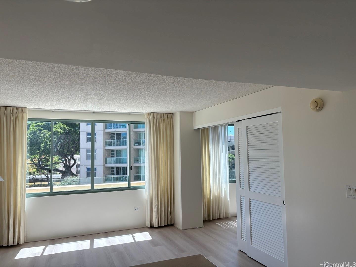 One Kalakaua Senior Living condo # 304, Honolulu, Hawaii - photo 4 of 20
