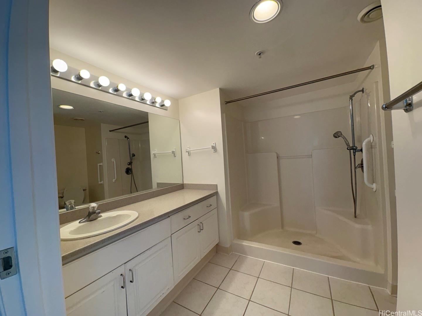 One Kalakaua Senior Living condo # 304, Honolulu, Hawaii - photo 10 of 20