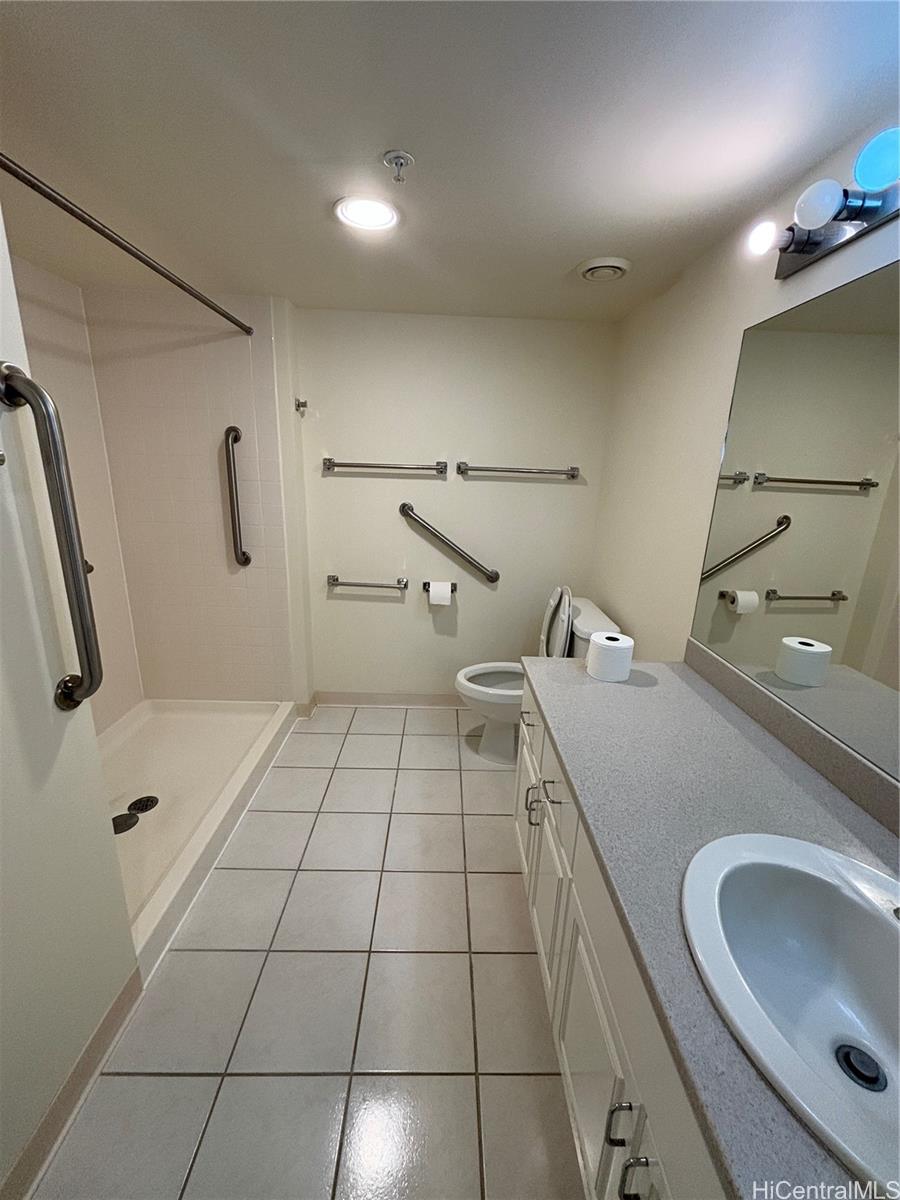 One Kalakaua Senior Living condo # 403, Honolulu, Hawaii - photo 7 of 14