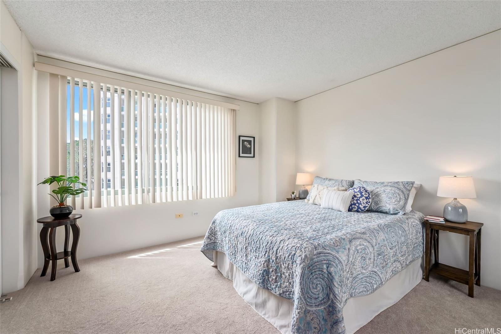 One Kalakaua Senior Living condo # 404, Honolulu, Hawaii - photo 11 of 25