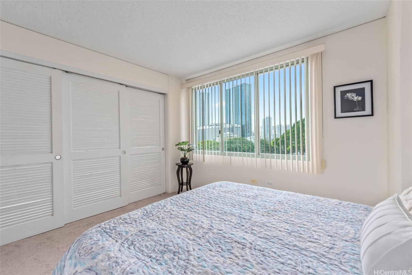 One Kalakaua Senior Living condo # 404, Honolulu, Hawaii - photo 12 of 25