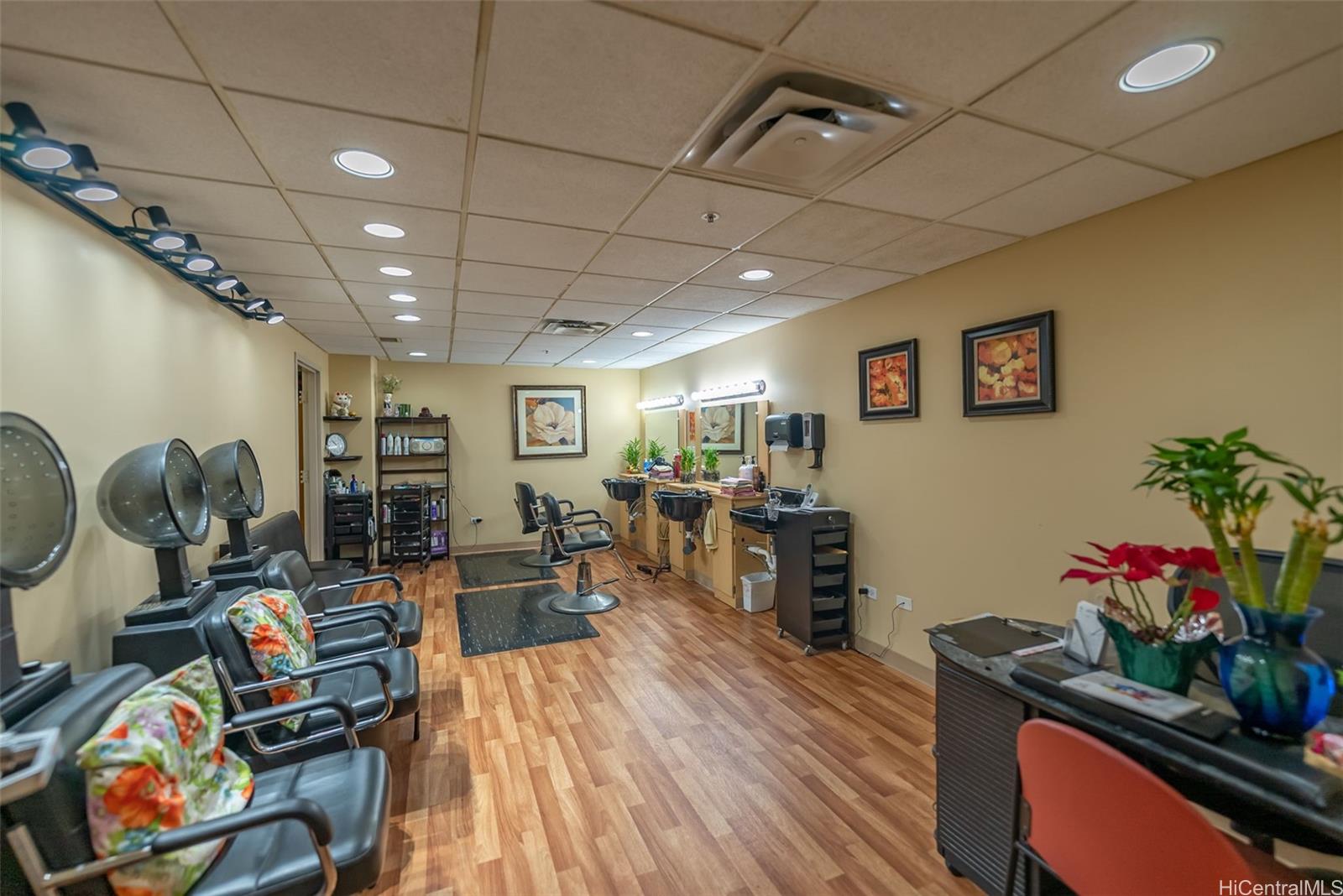 One Kalakaua Senior Living condo # 404, Honolulu, Hawaii - photo 20 of 25