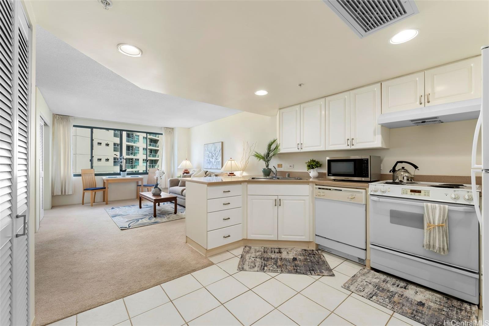 One Kalakaua Senior Living condo # 406, Honolulu, Hawaii - photo 10 of 25