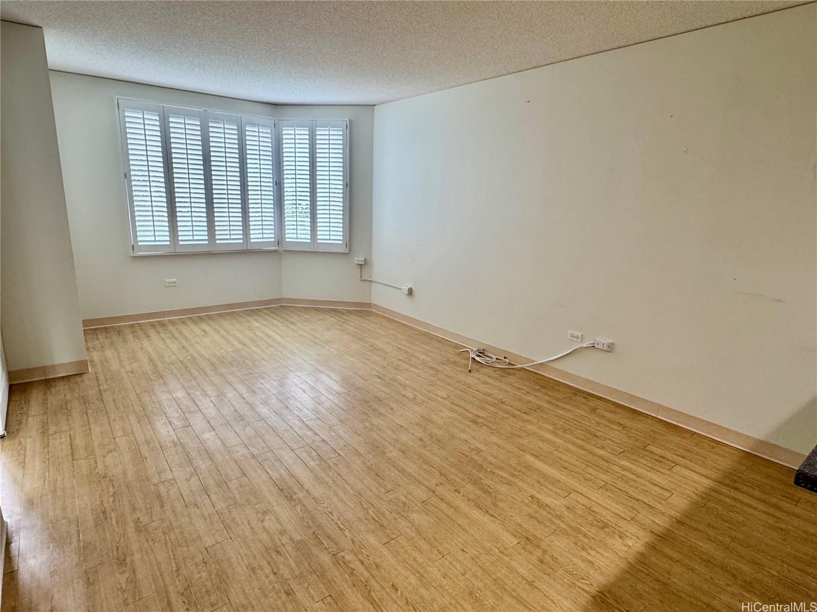 1314 Kalakaua Ave Honolulu - Rental - photo 3 of 12