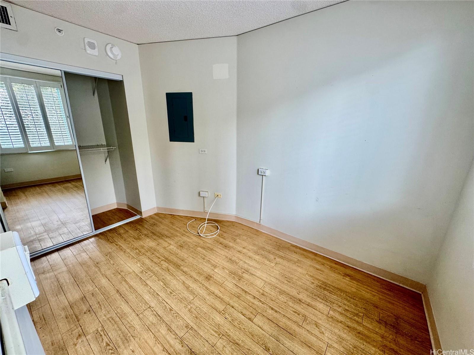 1314 Kalakaua Ave Honolulu - Rental - photo 7 of 12