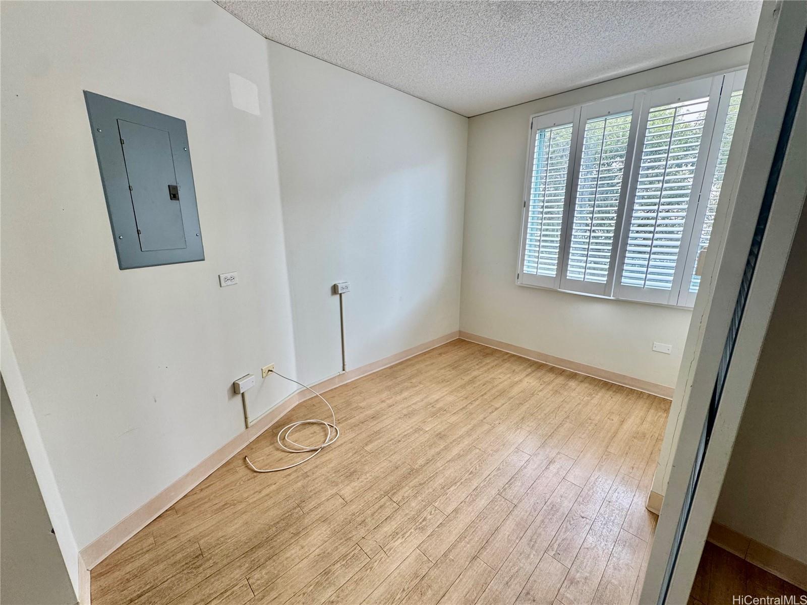 1314 Kalakaua Ave Honolulu - Rental - photo 8 of 12