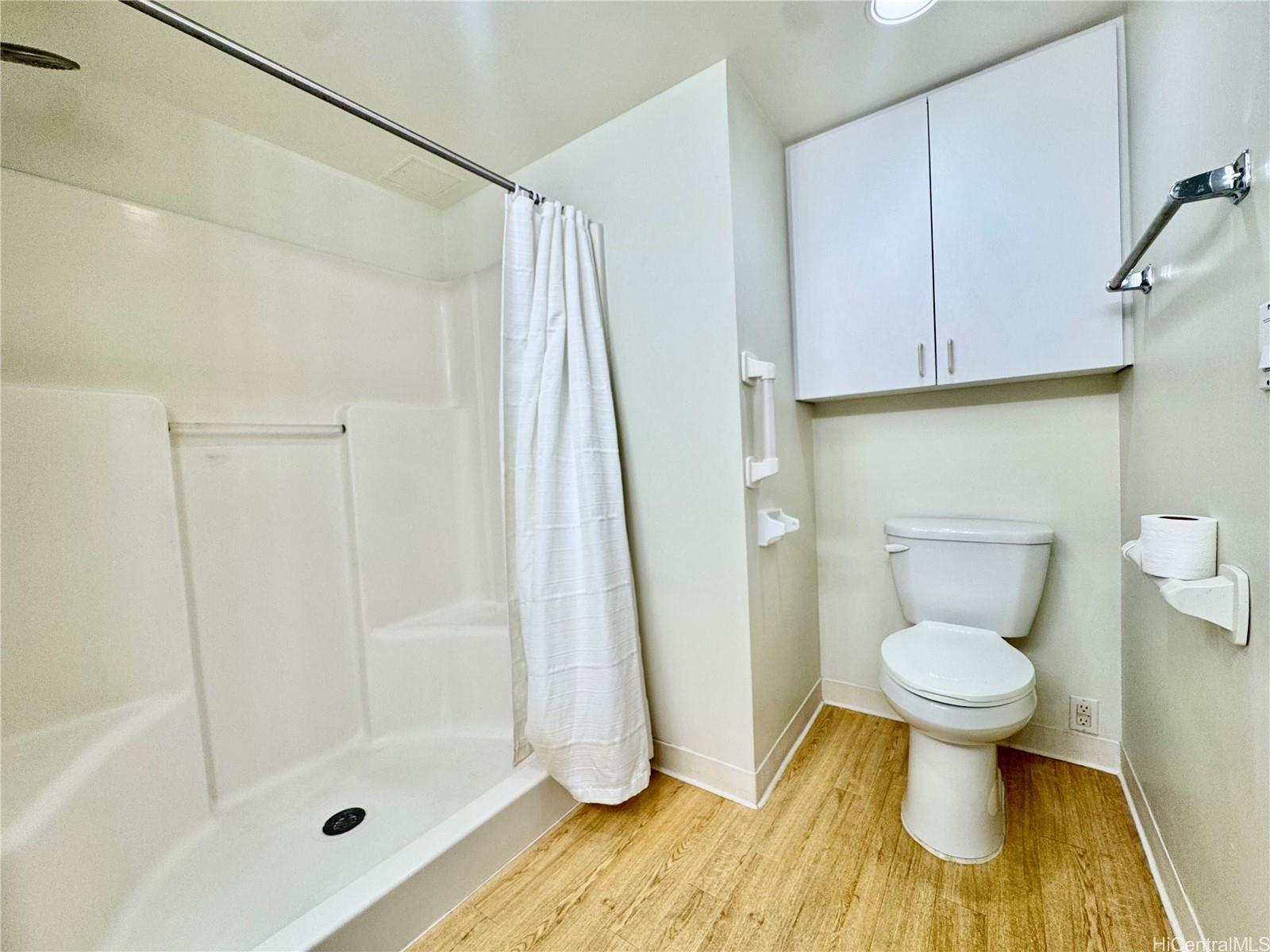 1314 Kalakaua Ave Honolulu - Rental - photo 9 of 12