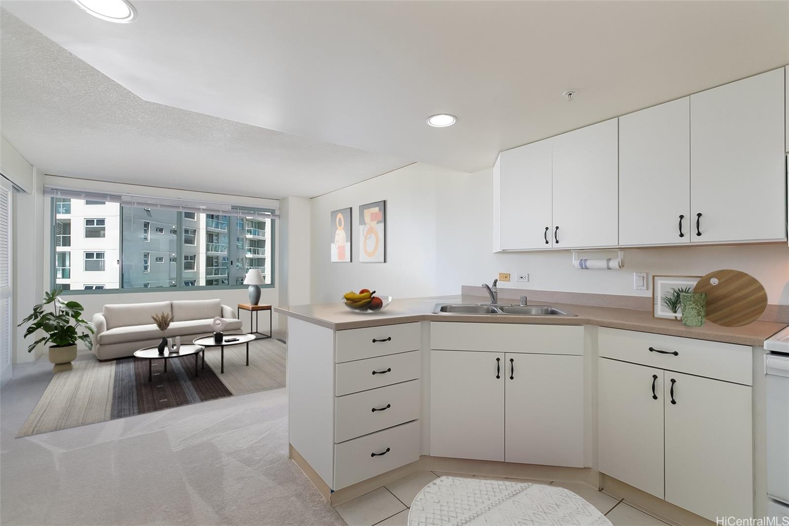 One Kalakaua Senior Living condo # 506, Honolulu, Hawaii - photo 3 of 17