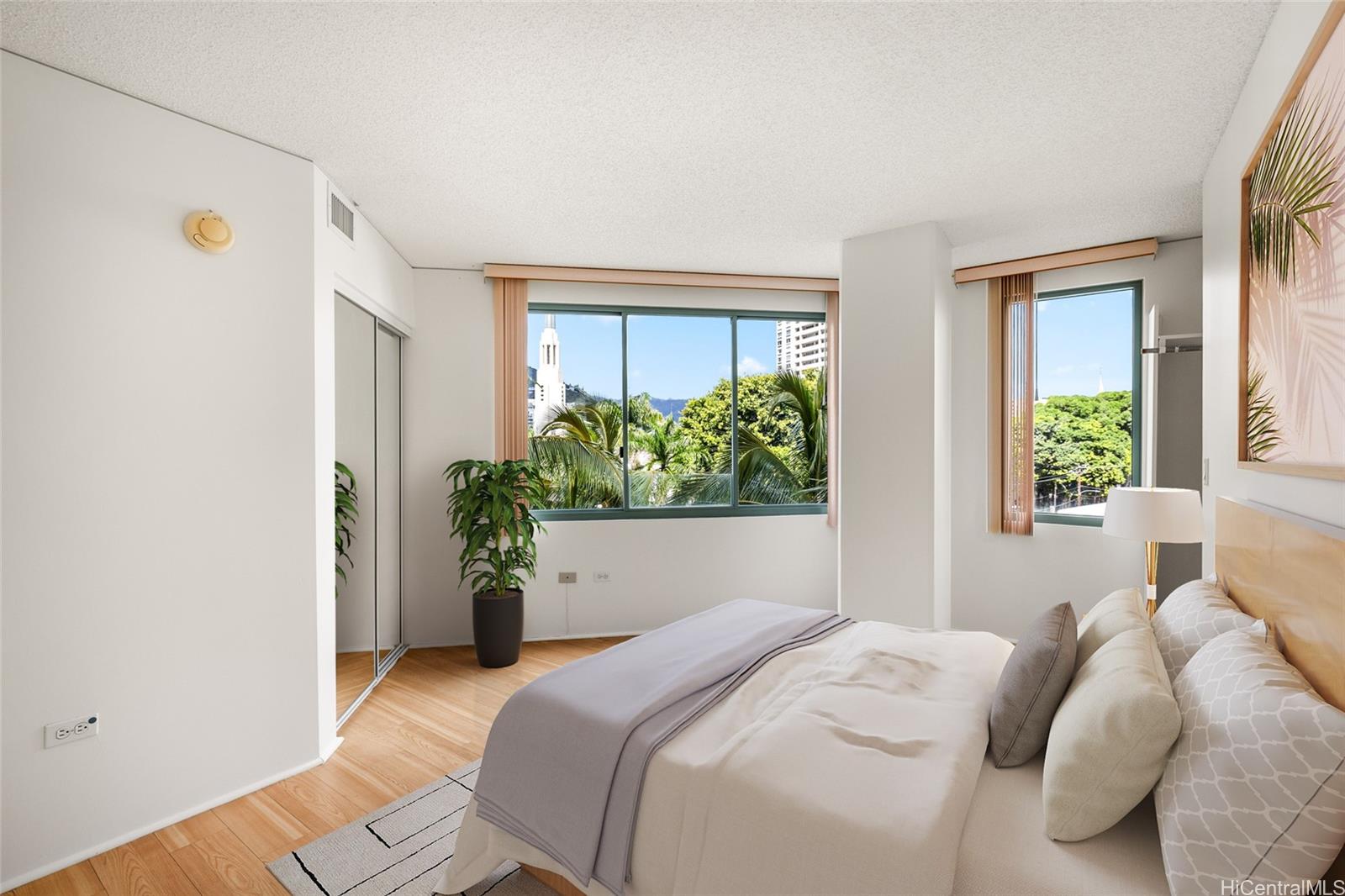 One Kalakaua Senior Living condo # 513, Honolulu, Hawaii - photo 3 of 25