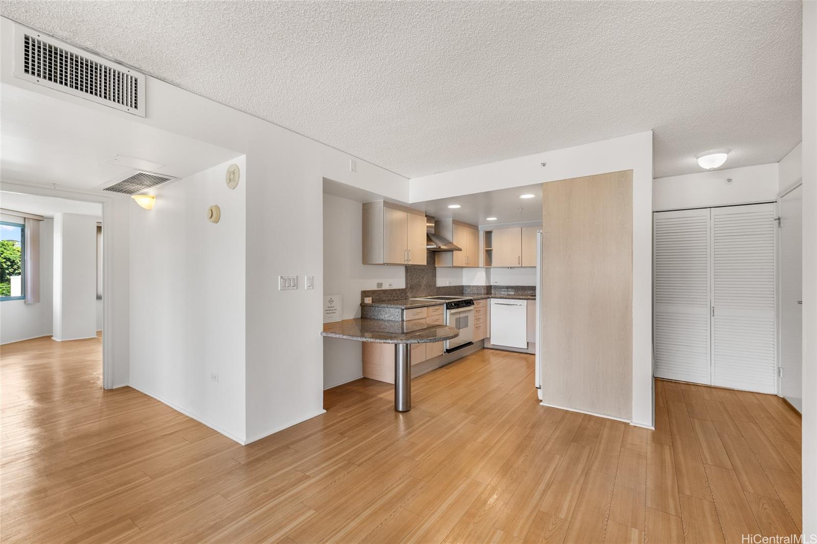 One Kalakaua Senior Living condo # 513, Honolulu, Hawaii - photo 7 of 25