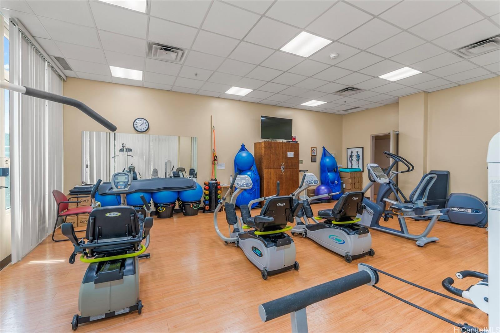 One Kalakaua Senior Living condo # 707, Honolulu, Hawaii - photo 20 of 25