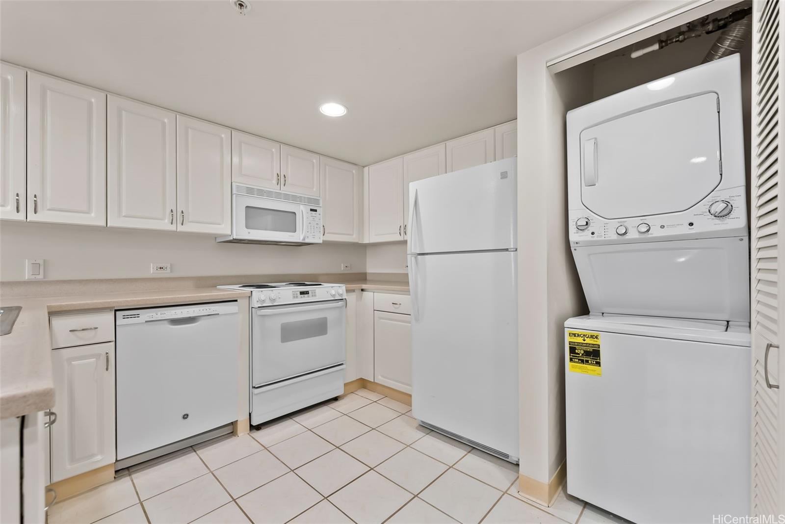 One Kalakaua Senior Living condo # 707, Honolulu, Hawaii - photo 8 of 25