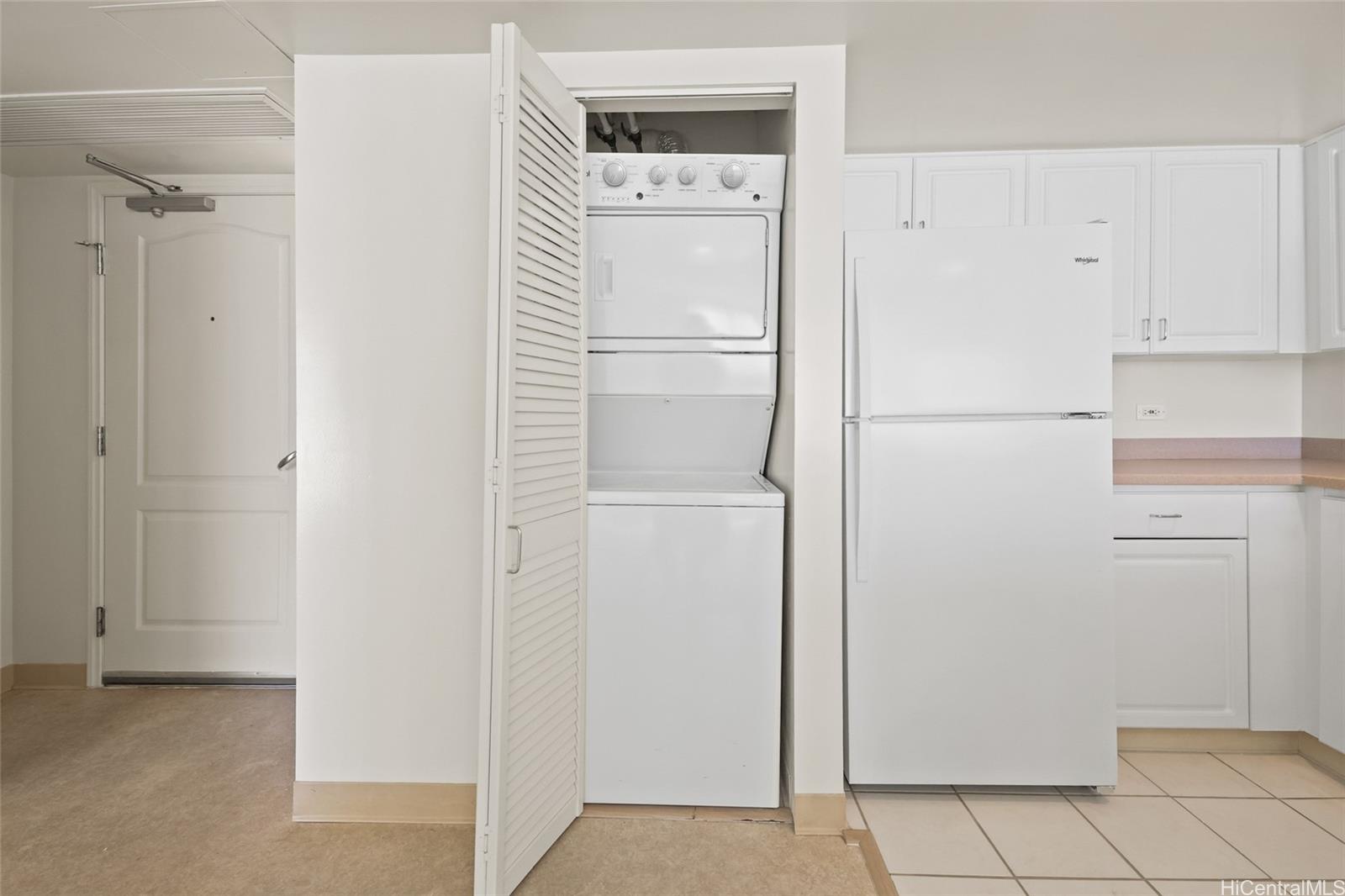 One Kalakaua Senior Living condo # 908, Honolulu, Hawaii - photo 15 of 25