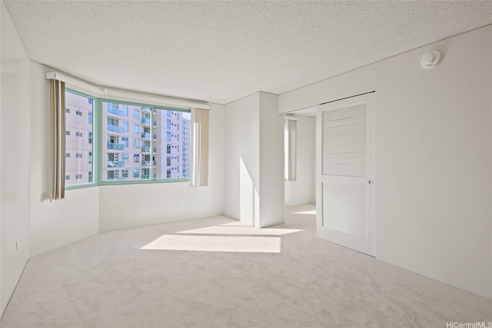 One Kalakaua Senior Living condo # 908, Honolulu, Hawaii - photo 7 of 25