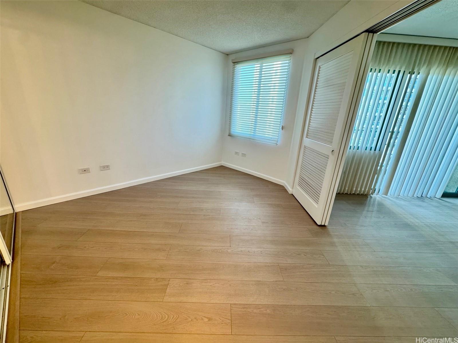 1314 Kalakaua Ave Honolulu - Rental - photo 11 of 14