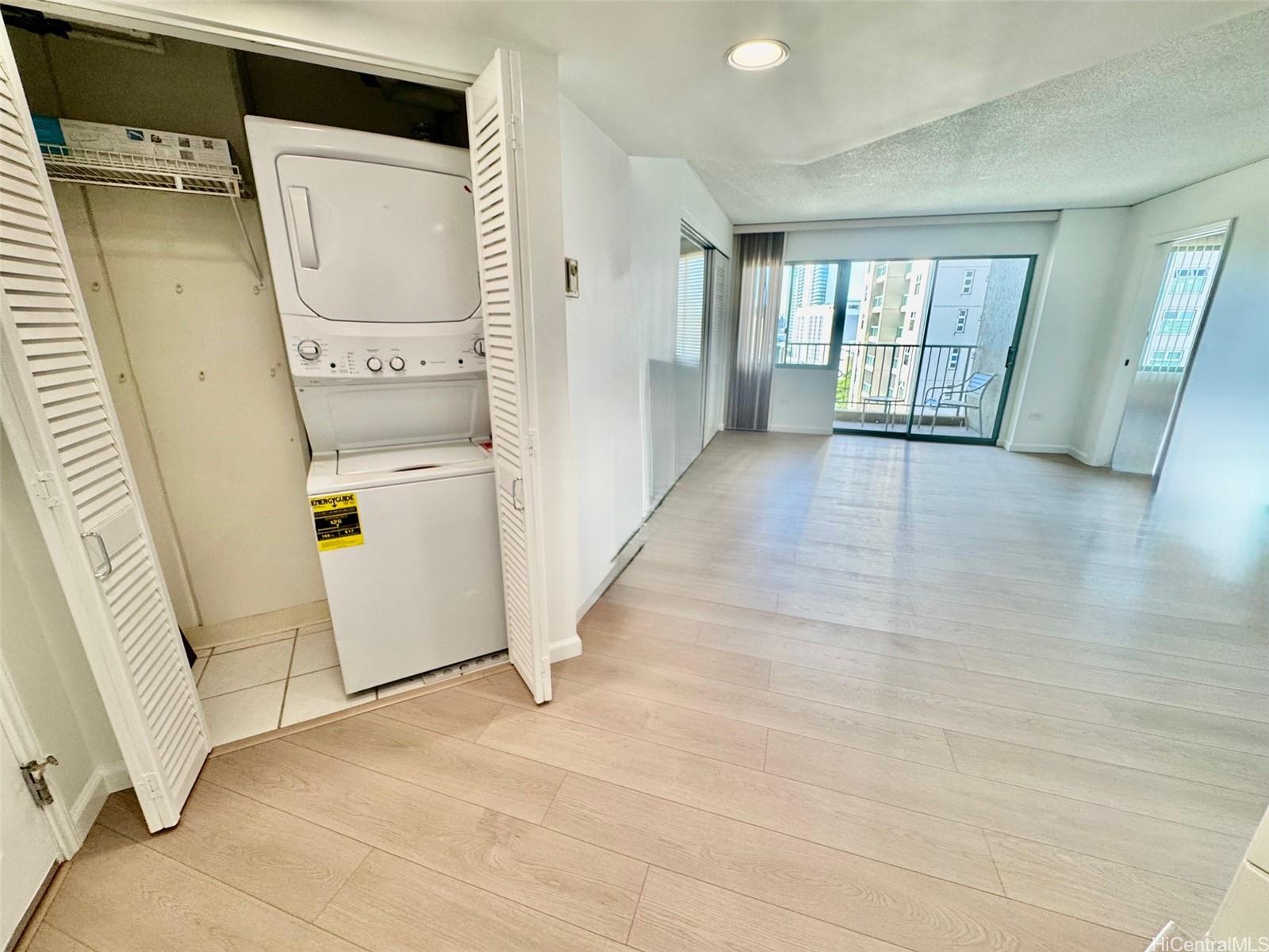 1314 Kalakaua Ave Honolulu - Rental - photo 4 of 14