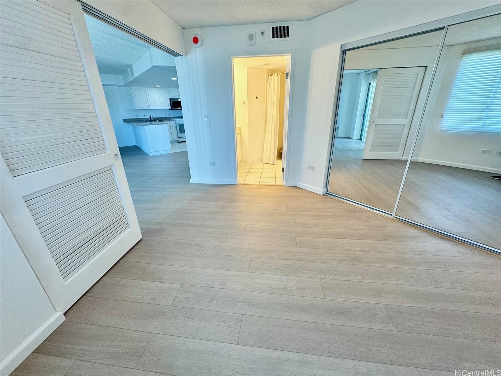 1314 Kalakaua Ave Honolulu - Rental - photo 10 of 14