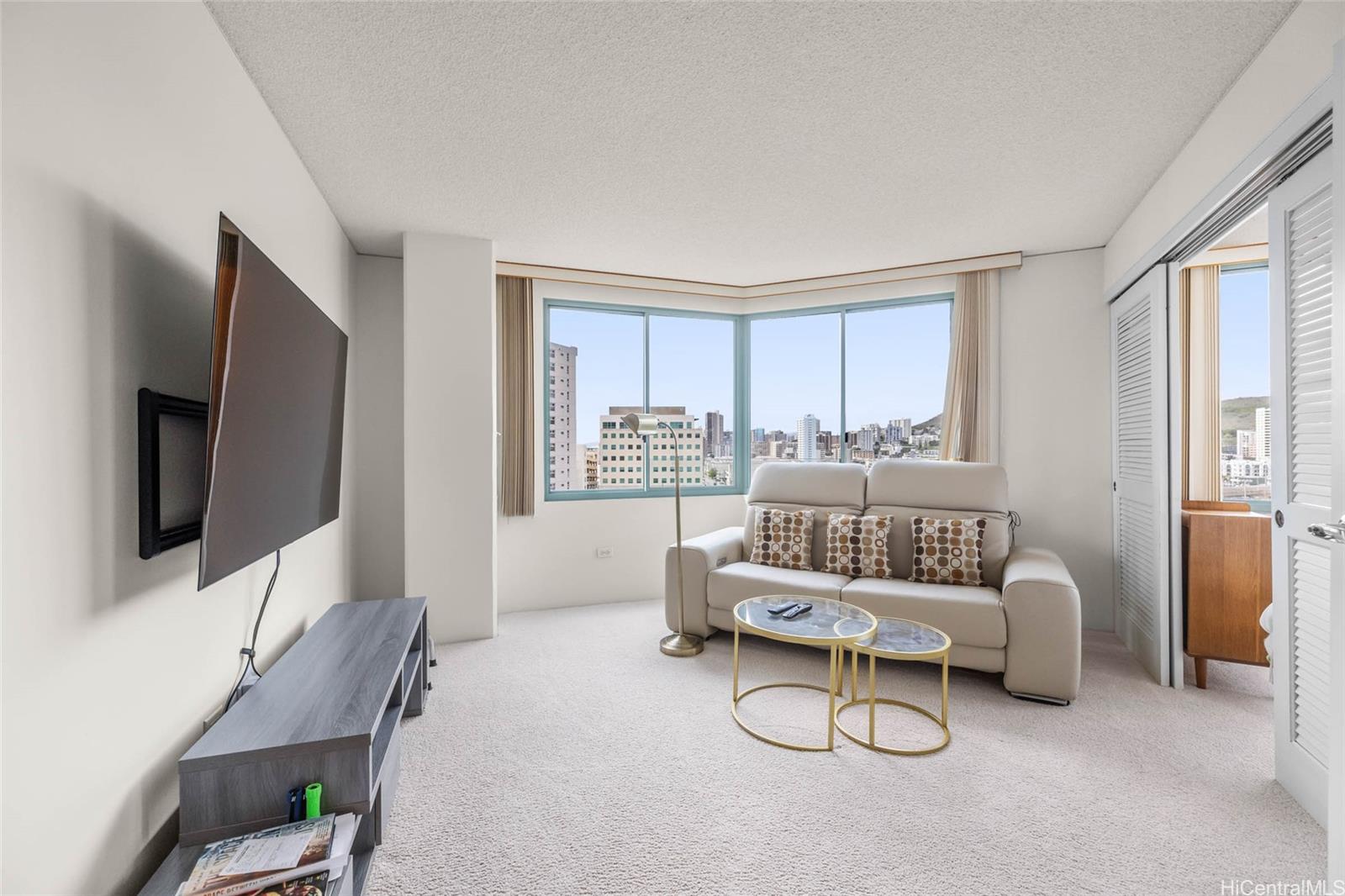 One Kalakaua Senior Living condo # 912, Honolulu, Hawaii - photo 5 of 24