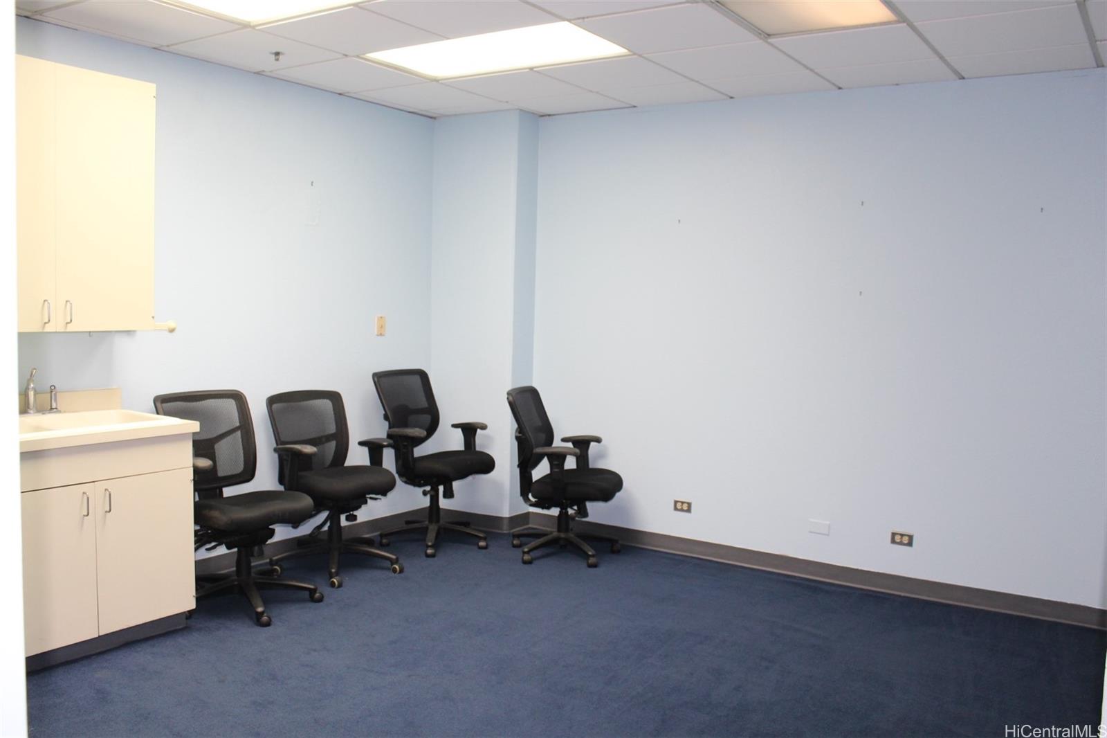 1314 S King St Honolulu - Rental - photo 5 of 7