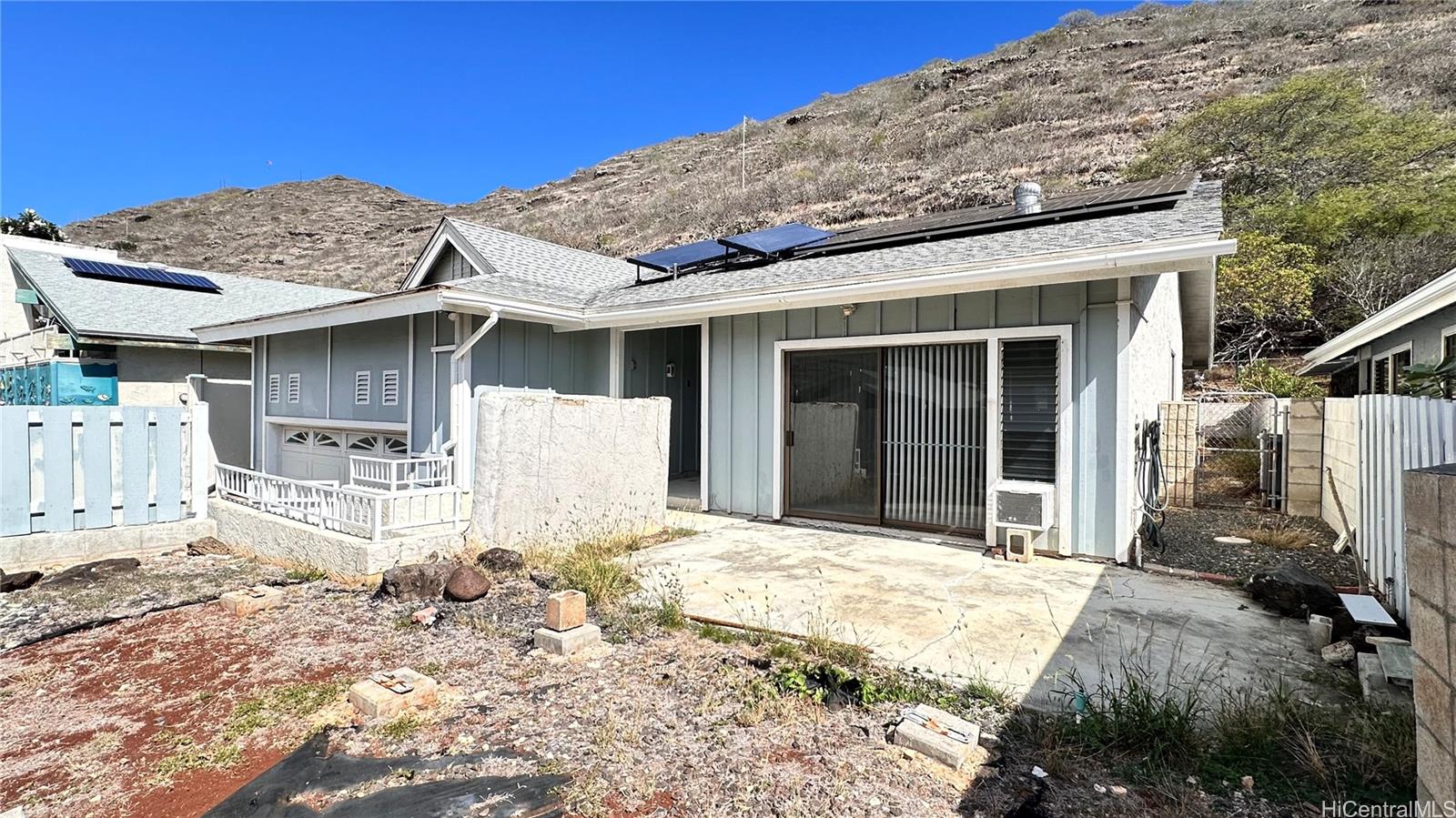 1315  Kaeleku Street Kalama Valley, Hawaii Kai home - photo 2 of 10