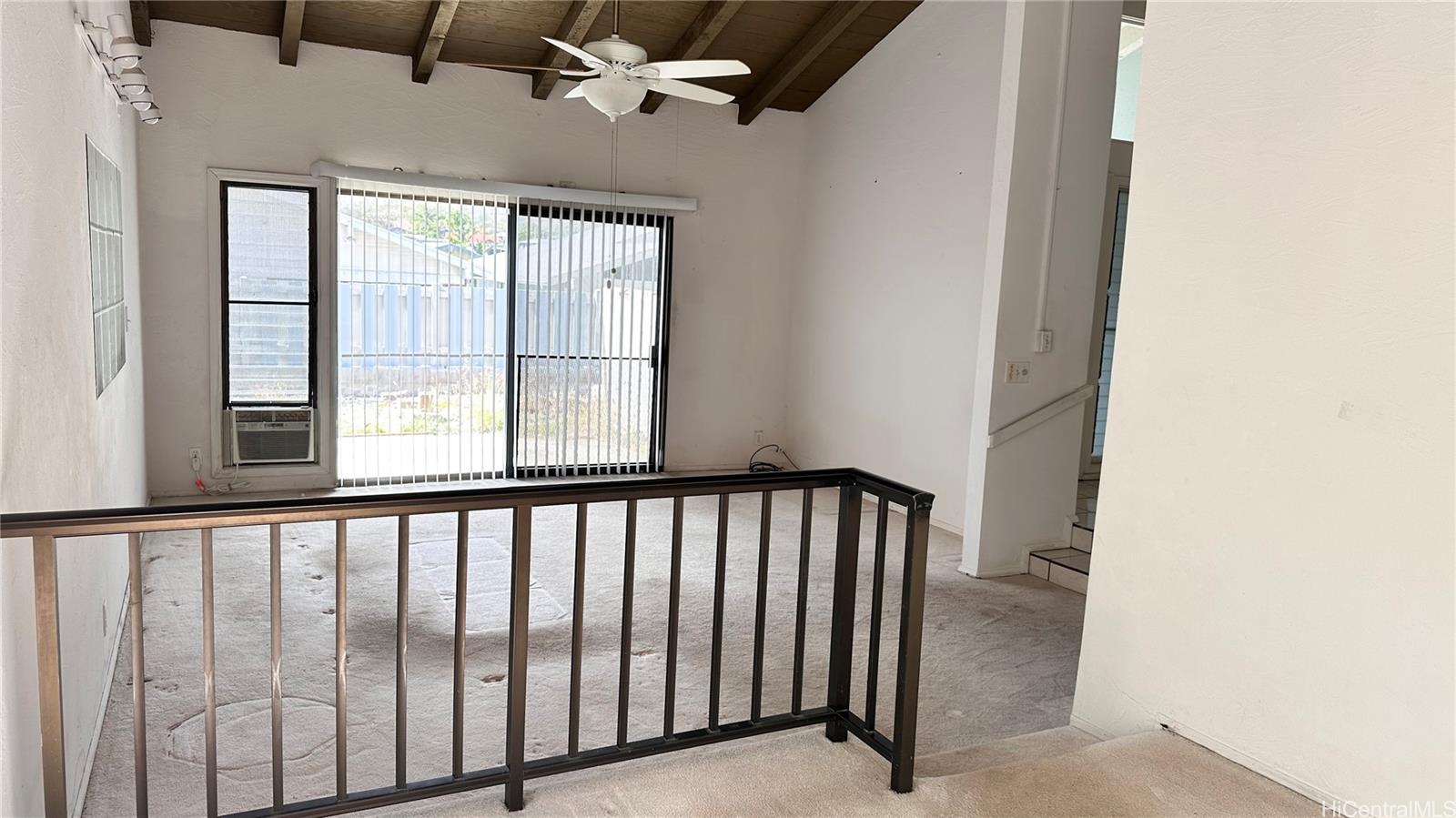 1315  Kaeleku Street Kalama Valley, Hawaii Kai home - photo 5 of 10