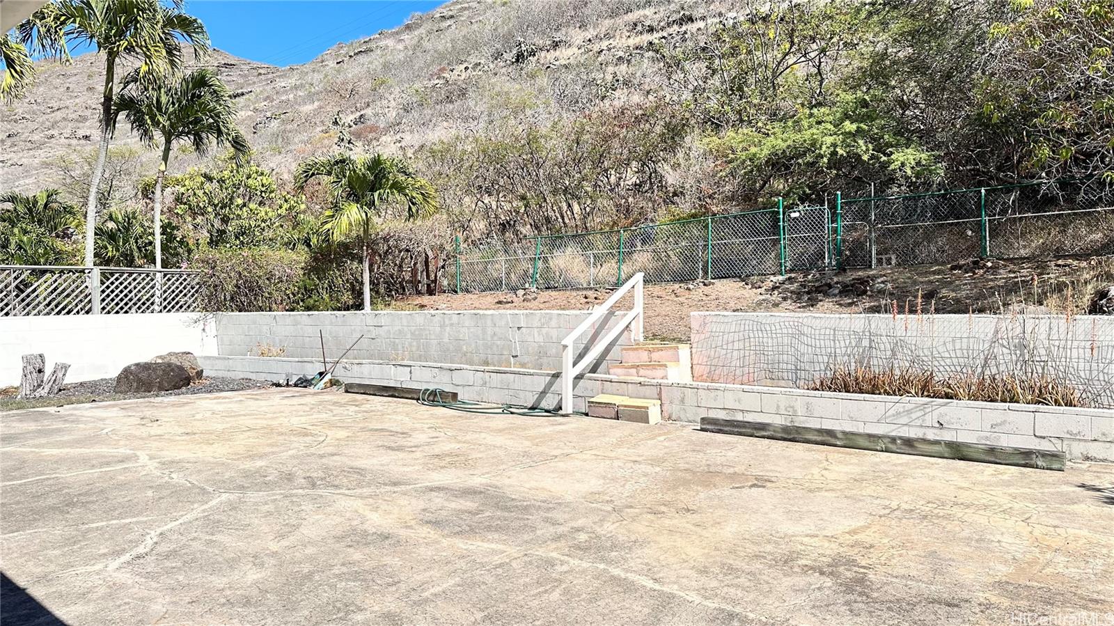 1315  Kaeleku Street Kalama Valley, Hawaii Kai home - photo 10 of 10